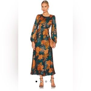 Astr The Label. Quinn MIDI dress. Green and rust floral size Xsmall.